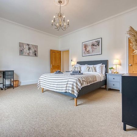 2 Bed Stunning Chic Modern Spacious Apt, Ocean Village, Southampton - Plenty Of Parking - By Blue Puffin Stays Ngoại thất bức ảnh