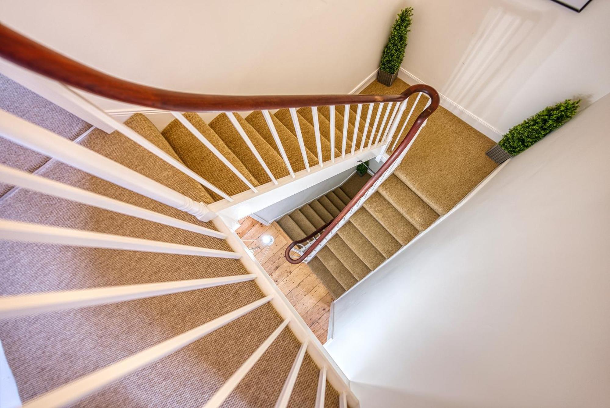 2 Bed Stunning Chic Modern Spacious Apt, Ocean Village, Southampton - Plenty Of Parking - By Blue Puffin Stays Ngoại thất bức ảnh