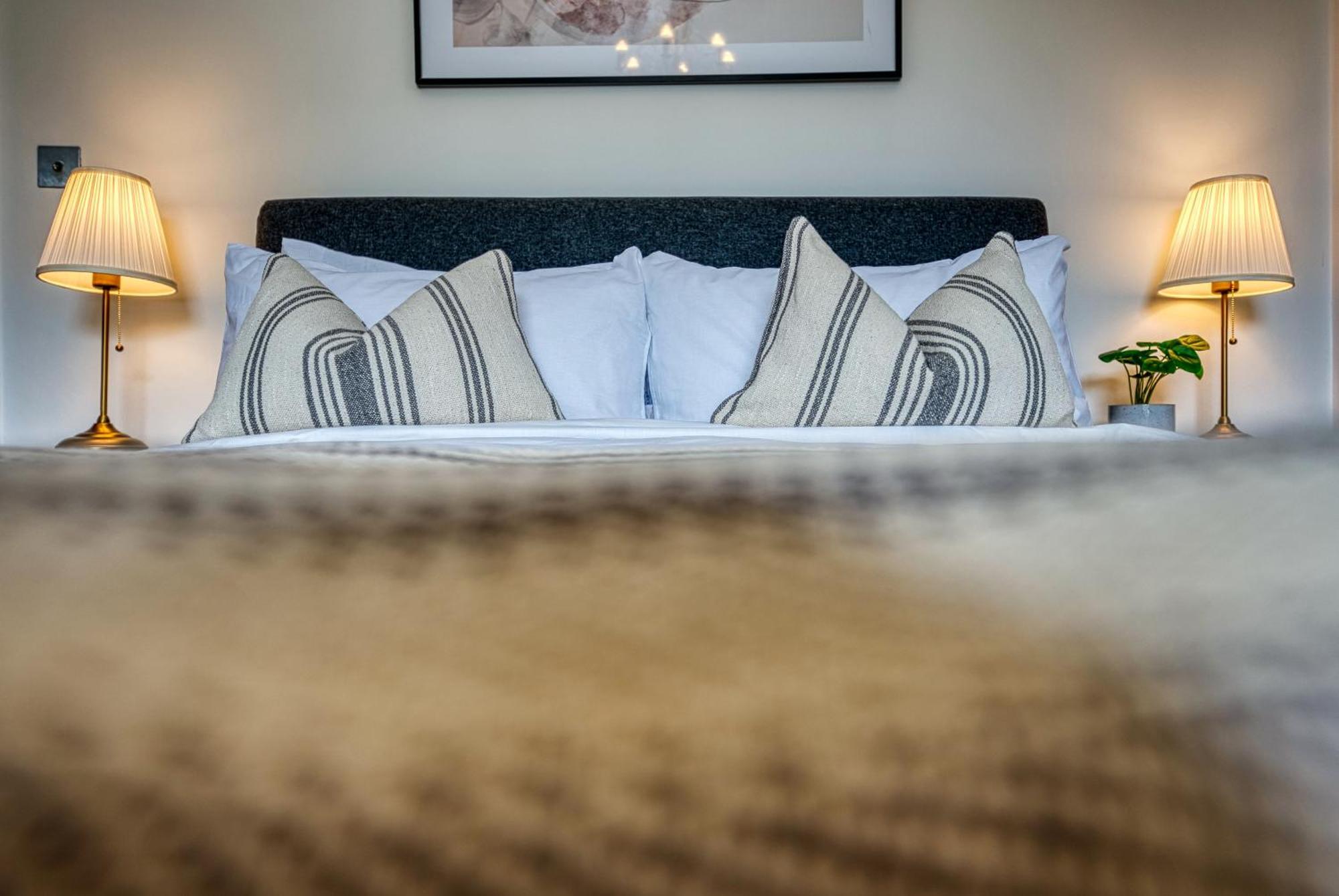 2 Bed Stunning Chic Modern Spacious Apt, Ocean Village, Southampton - Plenty Of Parking - By Blue Puffin Stays Ngoại thất bức ảnh