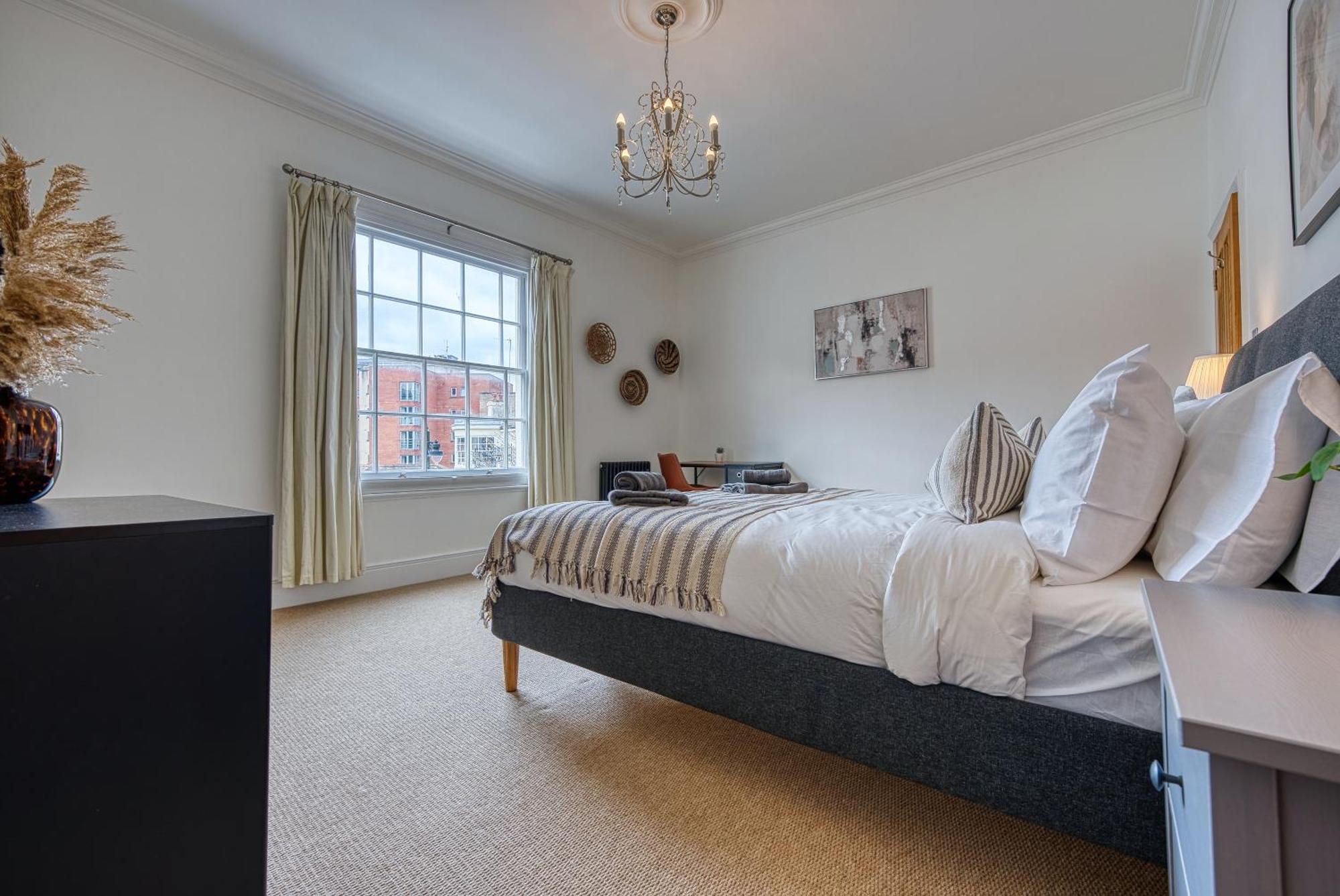 2 Bed Stunning Chic Modern Spacious Apt, Ocean Village, Southampton - Plenty Of Parking - By Blue Puffin Stays Ngoại thất bức ảnh