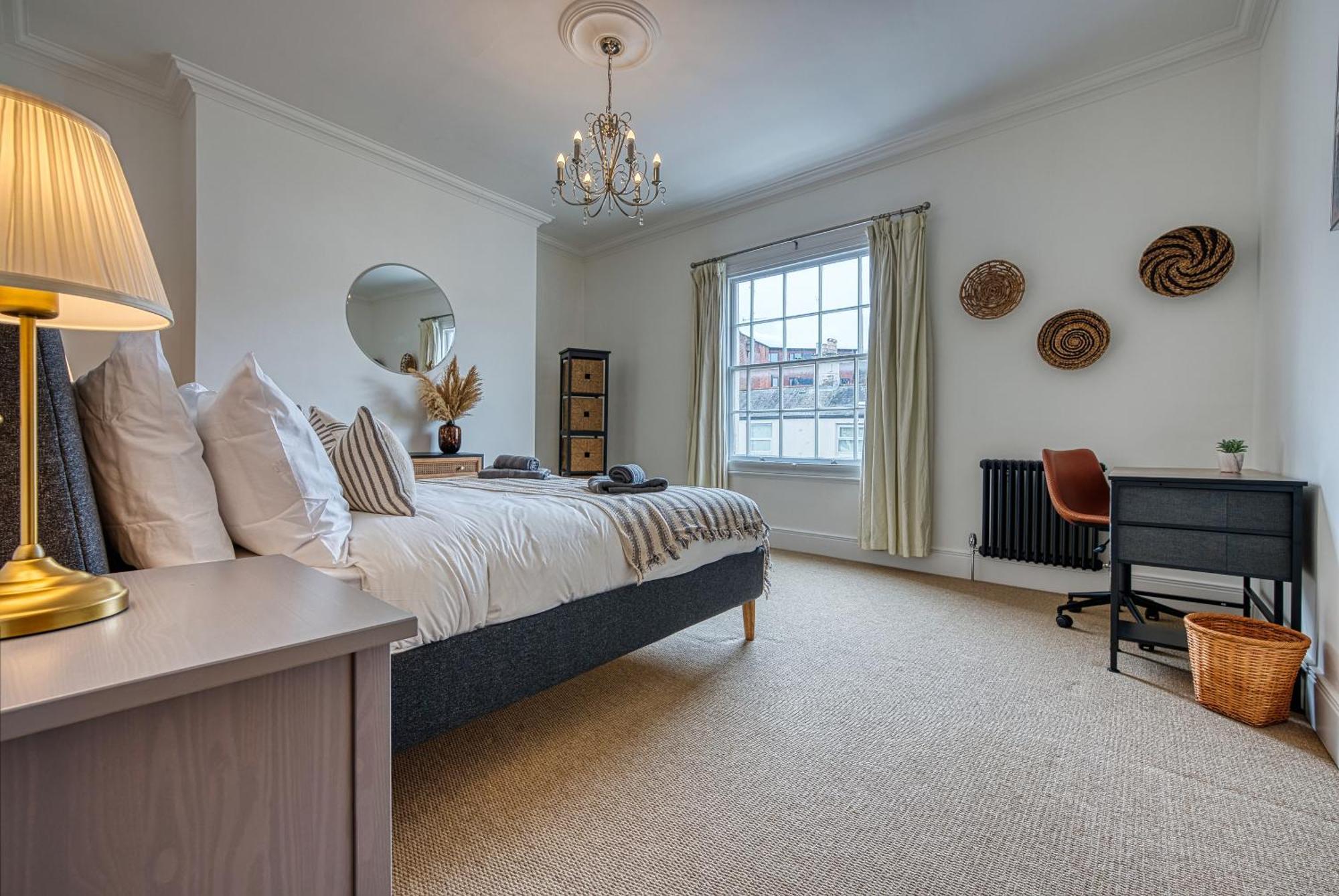 2 Bed Stunning Chic Modern Spacious Apt, Ocean Village, Southampton - Plenty Of Parking - By Blue Puffin Stays Ngoại thất bức ảnh