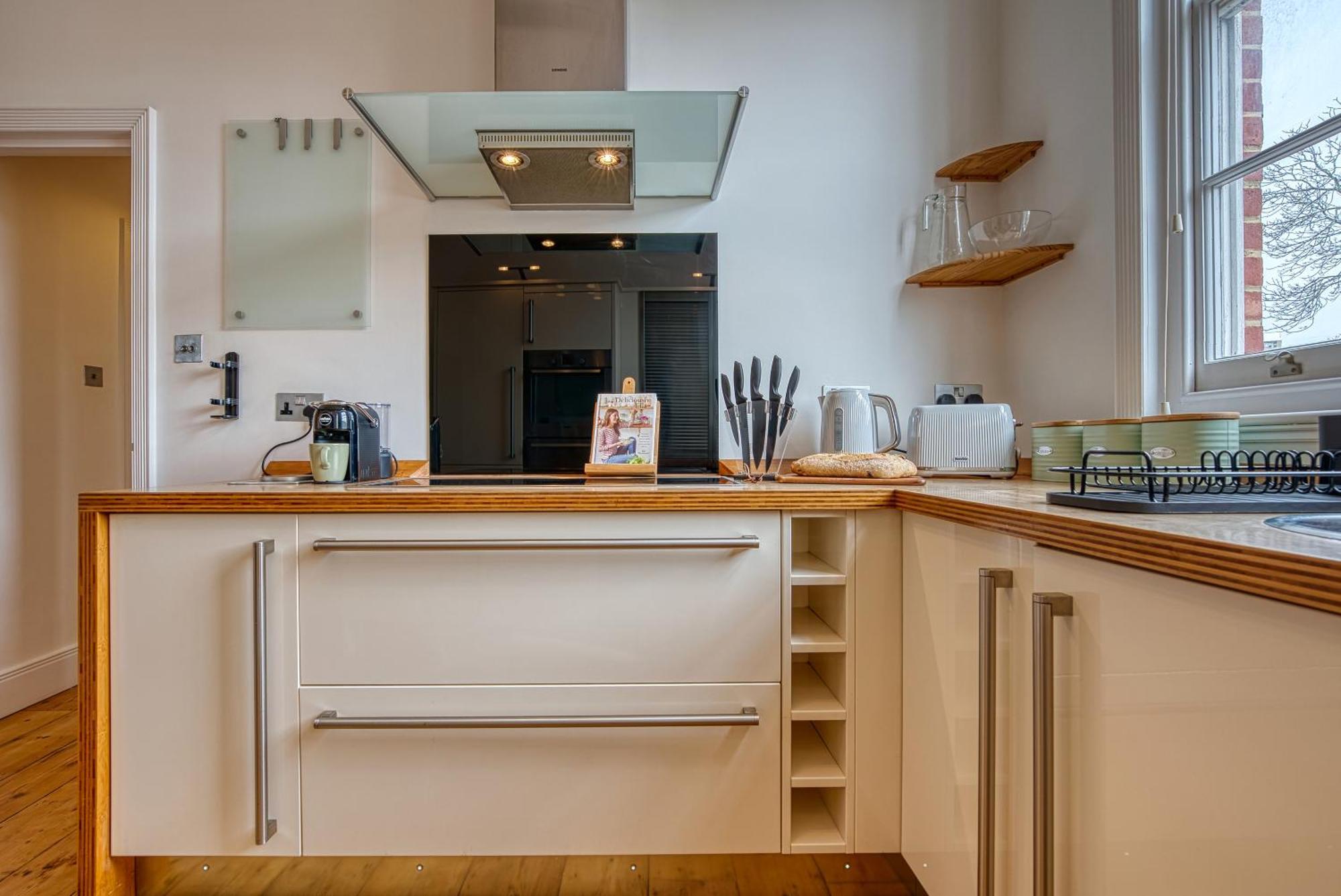 2 Bed Stunning Chic Modern Spacious Apt, Ocean Village, Southampton - Plenty Of Parking - By Blue Puffin Stays Ngoại thất bức ảnh