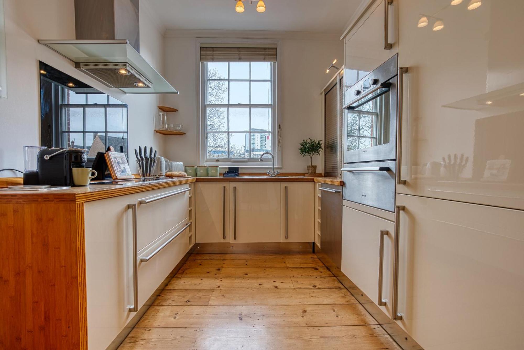 2 Bed Stunning Chic Modern Spacious Apt, Ocean Village, Southampton - Plenty Of Parking - By Blue Puffin Stays Ngoại thất bức ảnh