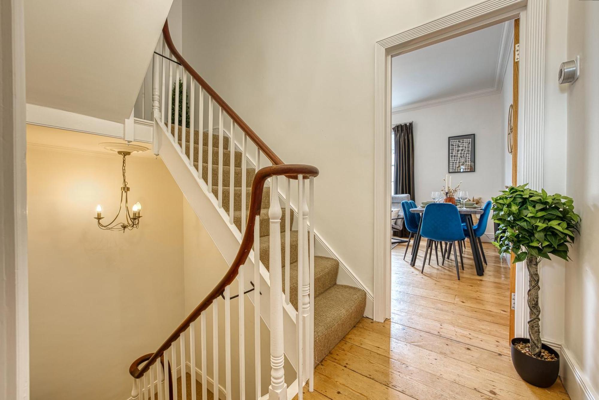 2 Bed Stunning Chic Modern Spacious Apt, Ocean Village, Southampton - Plenty Of Parking - By Blue Puffin Stays Ngoại thất bức ảnh