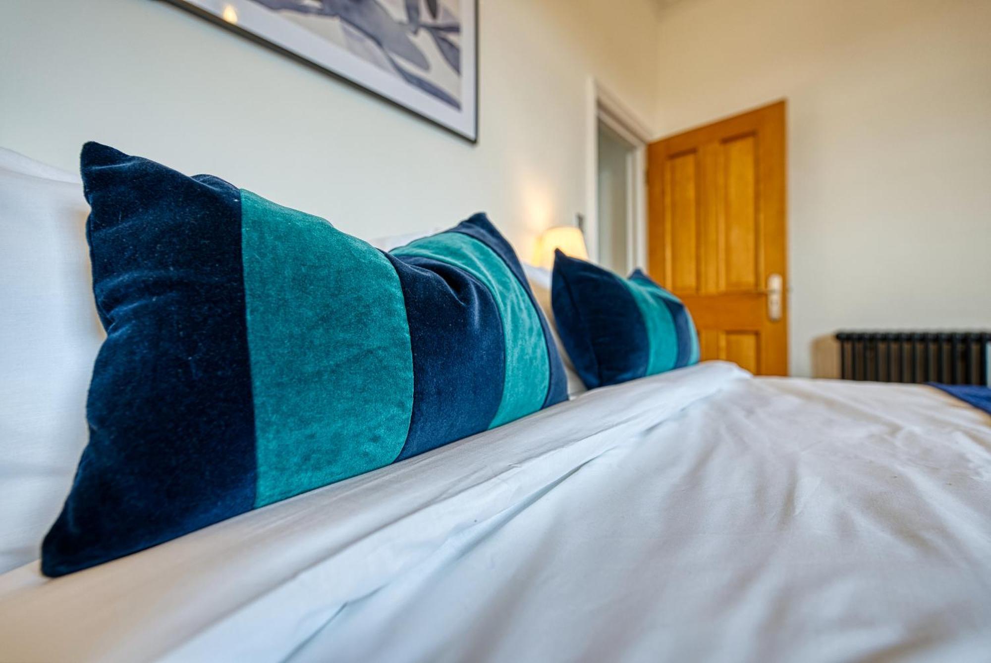 2 Bed Stunning Chic Modern Spacious Apt, Ocean Village, Southampton - Plenty Of Parking - By Blue Puffin Stays Ngoại thất bức ảnh